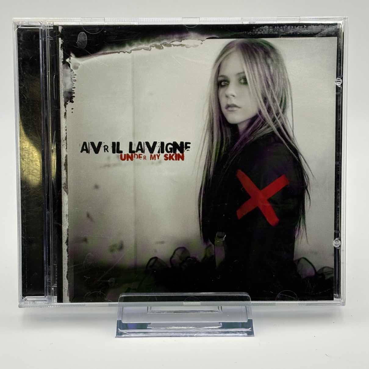 Avril-Lavigne--Under-My-Skin-Used-CD