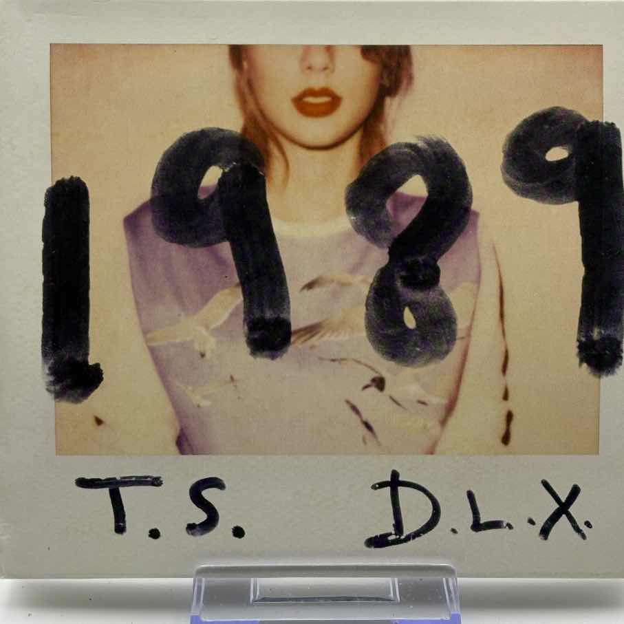 Taylor Swift  1989 DLX WITH PHOTOS #40#52 Used CD